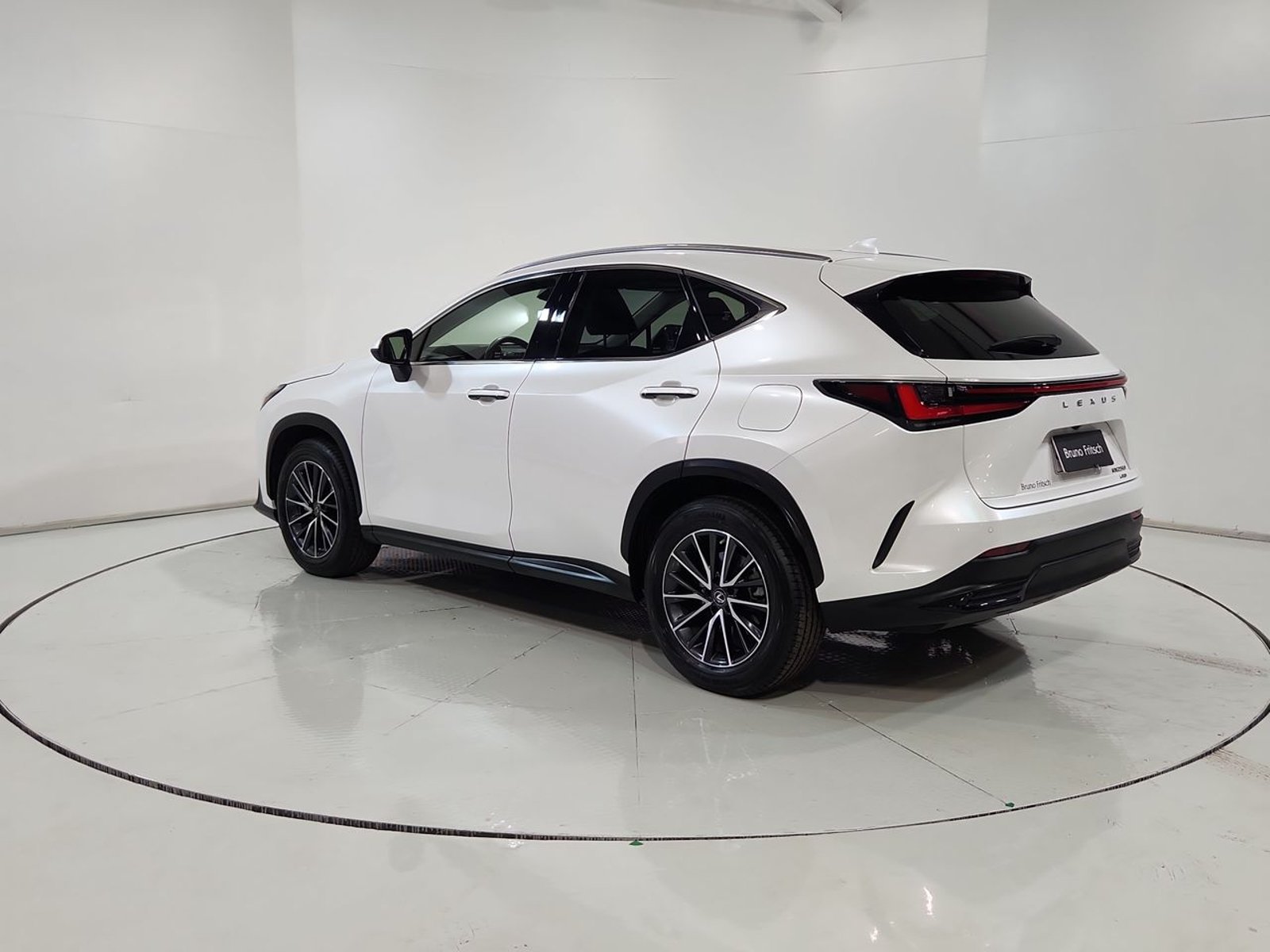 Lexus NX250 NX 250 4X4 2.5 AT 2023 - Imagen 7 de 20