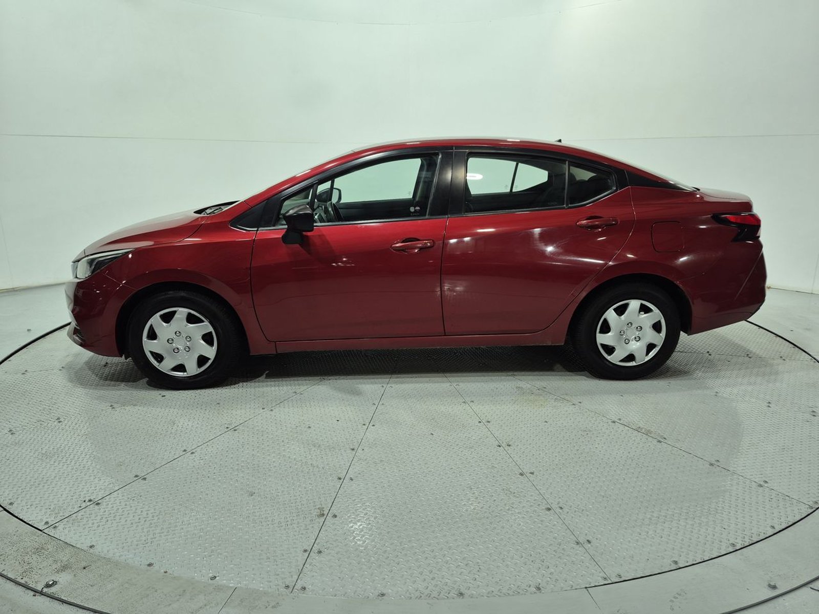 Nissan VERSA MT 1.6 2023 - Imagen 4 de 20
