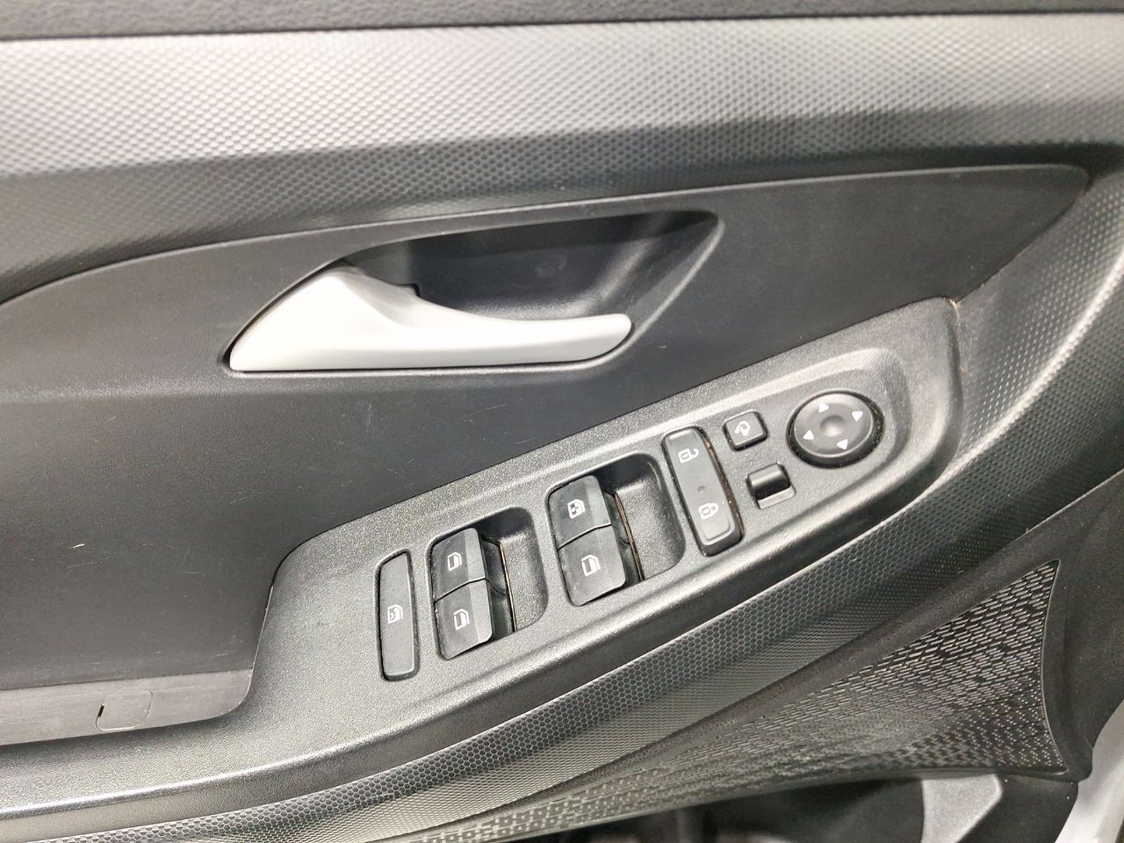 Hyundai CRETA SU2ID MPI CVT 1.5 2025 - Imagen 16 de 20