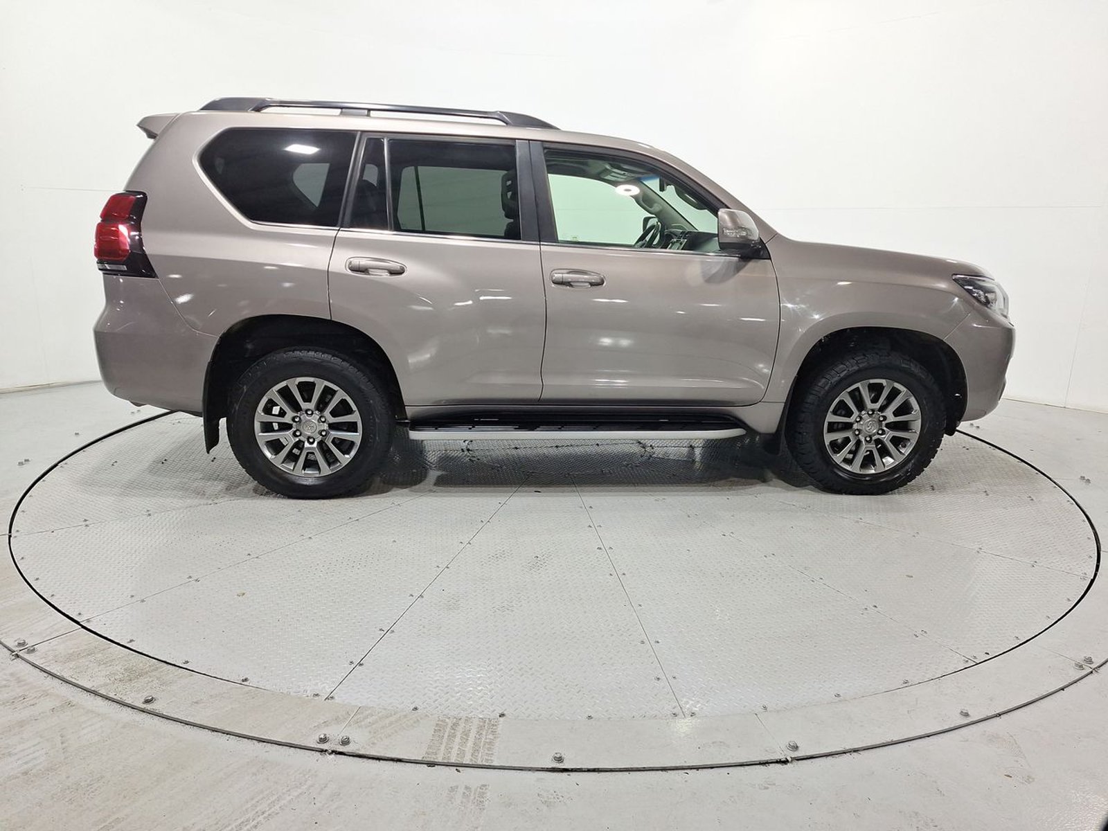 Toyota LAND CRUISER NEW LAND CRUISER PRADO LTD 4.0 AUT 2019 - Imagen 10 de 20