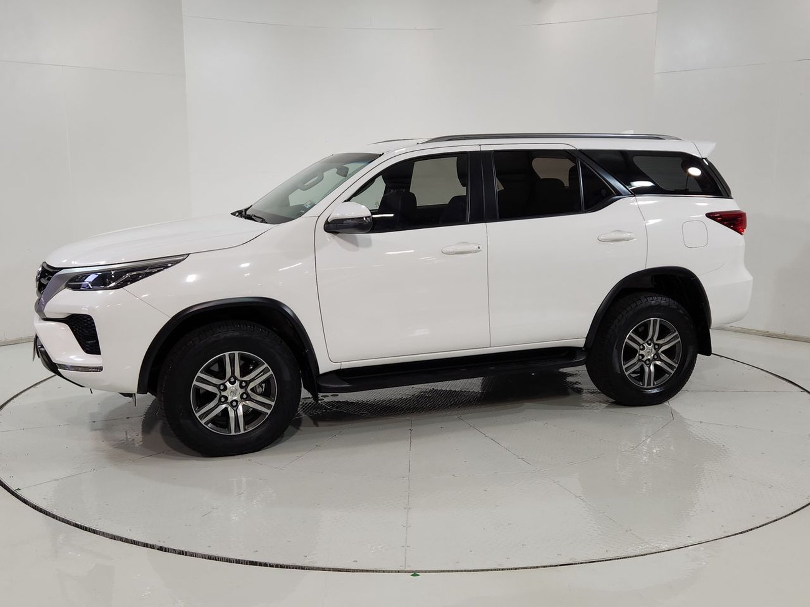 Toyota FORTUNER 2.7 2022 - Imagen 4 de 20