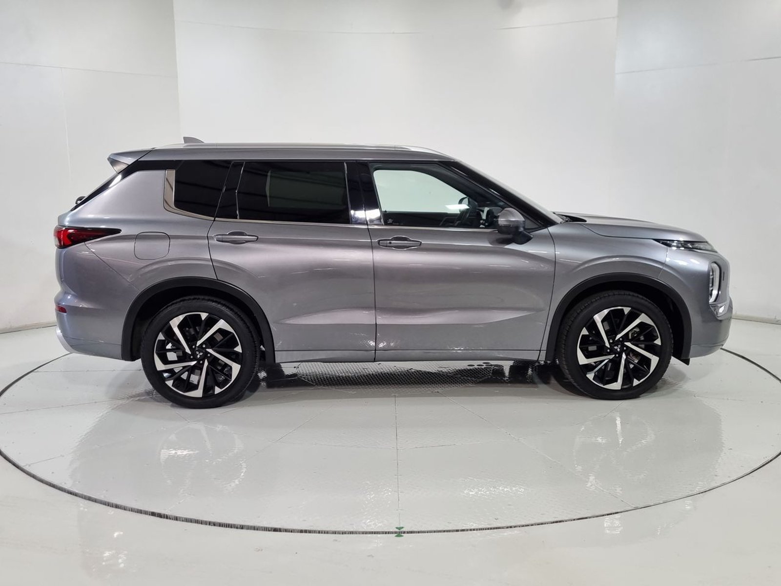 Mitsubishi OUTLANDER GLS LTD 4X4 2.5 AUT 2024 - Imagen 13 de 20