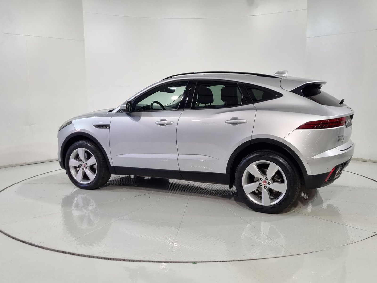 Jaguar E-PACE E PACE 4X4 2.0 AUT 2019 - Imagen 6 de 20