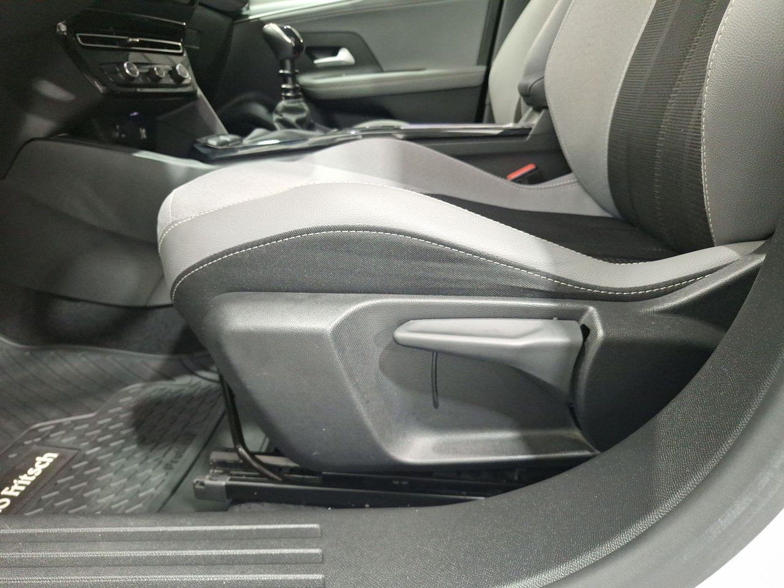 Opel MOKKA 1.2T 2023 - Imagen 17 de 20