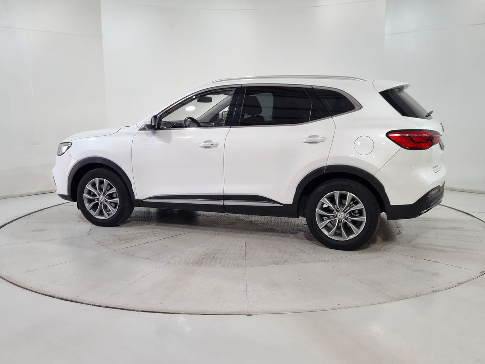 Mg HS MG HS 1.5T MT COM 2023 - Imagen 6 de 20