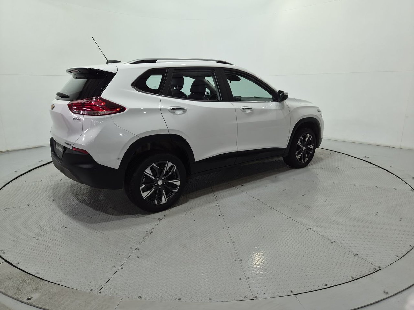 Chevrolet TRACKER 1.2T AUT 2023 - Imagen 9 de 20