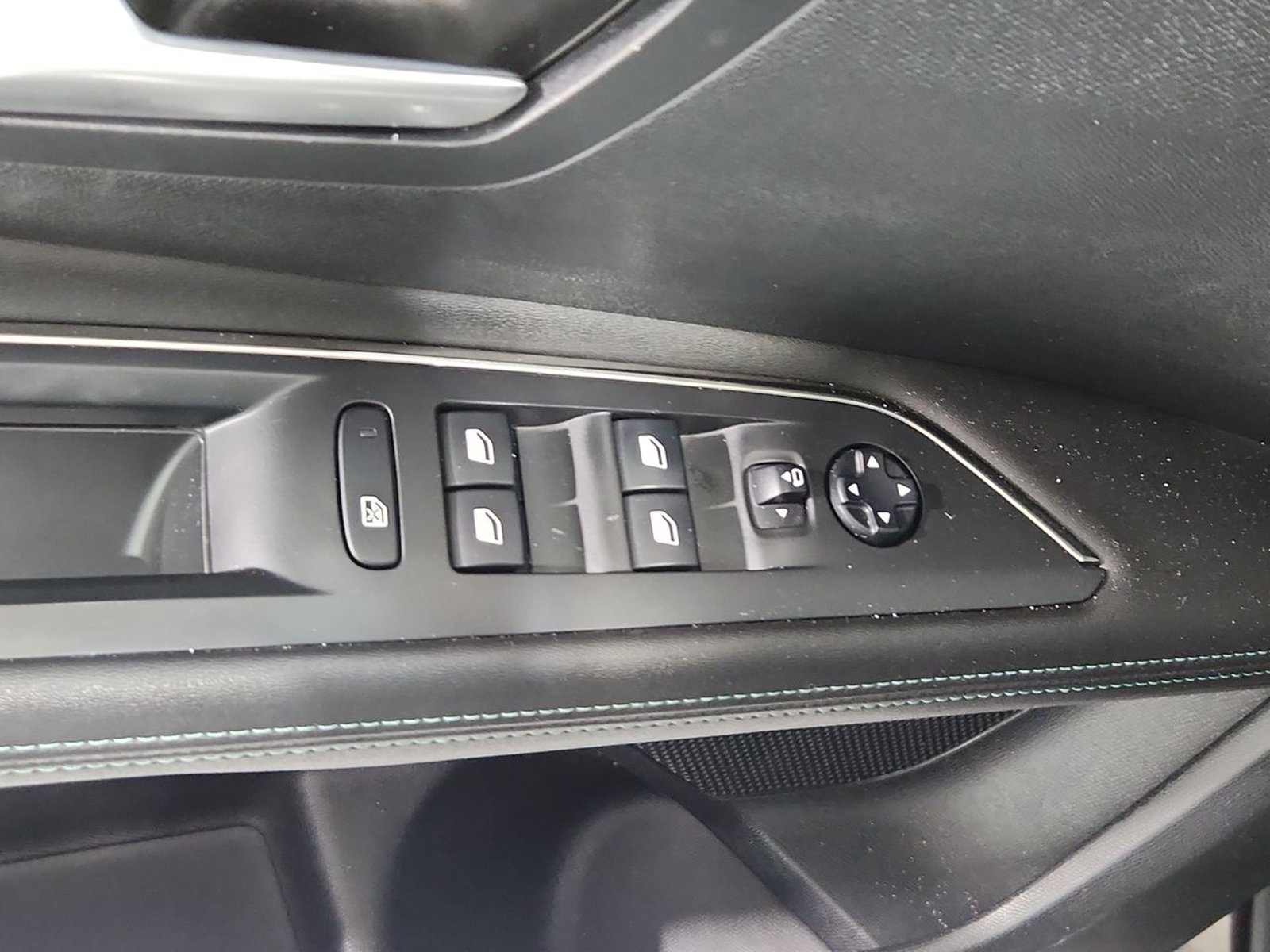 Peugeot 3008 THP 165HP 1.6 AUT 2021 - Imagen 20 de 20