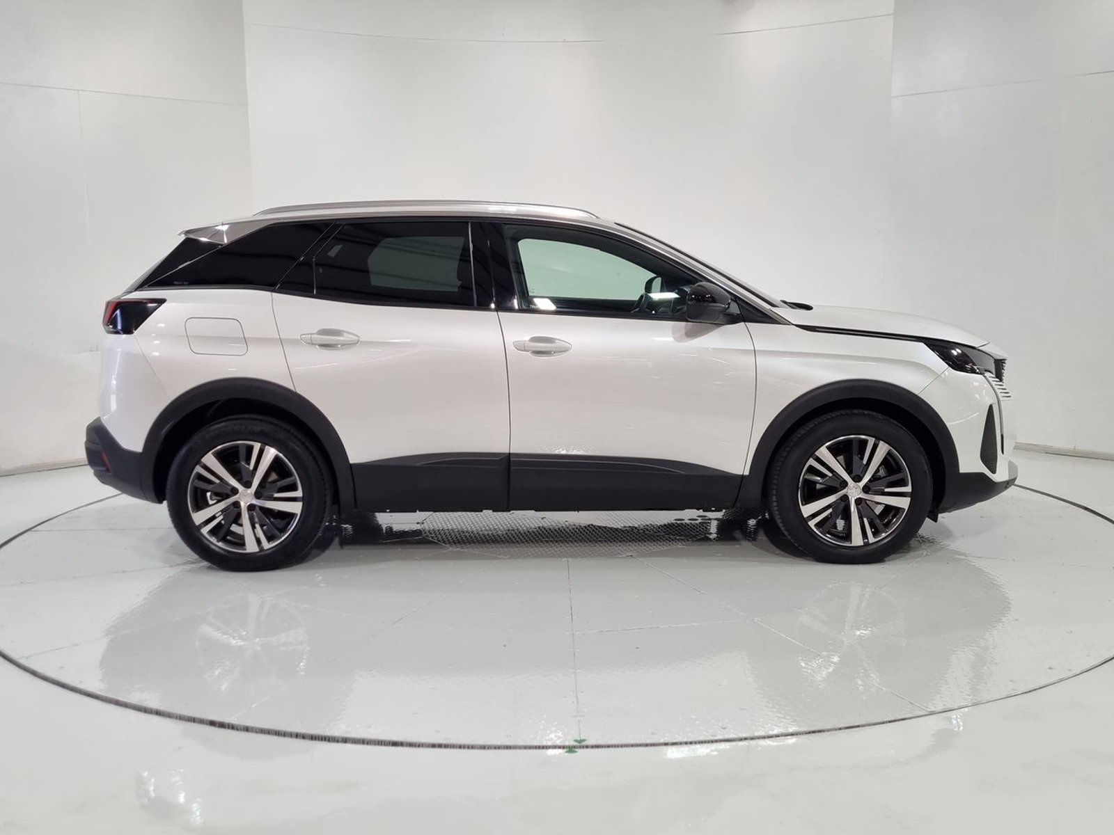 Peugeot 3008 PURETECH 1.2L 2024 - Imagen 13 de 20