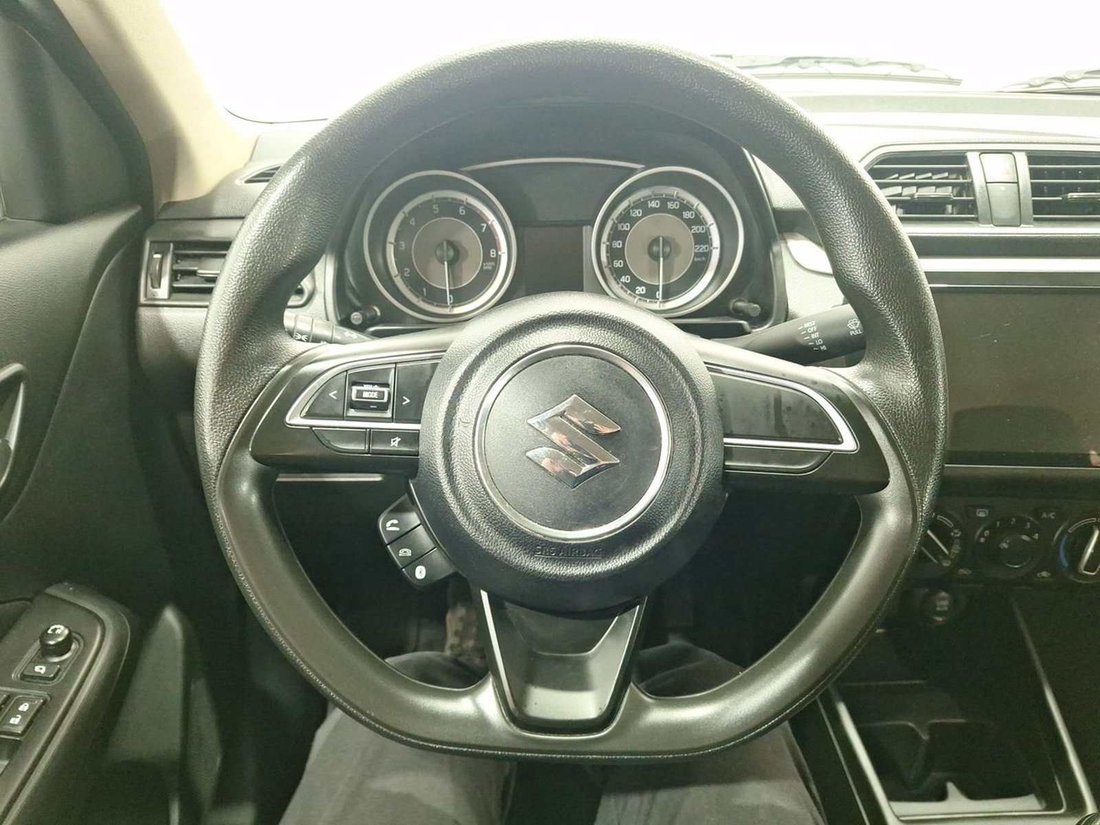 Suzuki DZIRE 1.2 2024 - Imagen 19 de 20