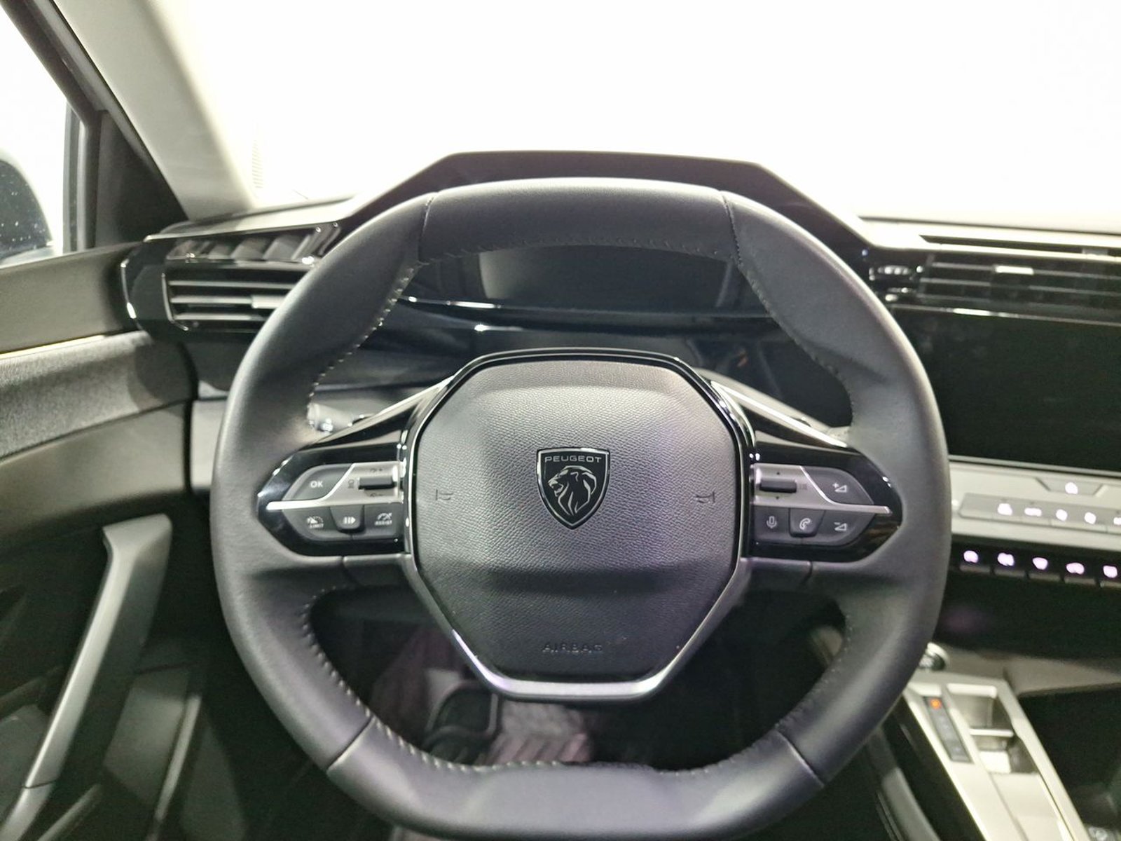 Peugeot 308 PURETECH 1.2 AUT 2024 - Imagen 19 de 20