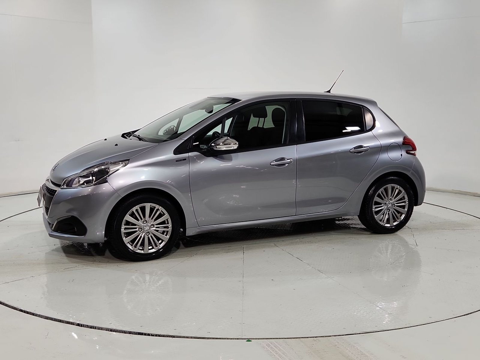 Peugeot 208 PURE TECH HB 1.2 2021 - Imagen 4 de 20