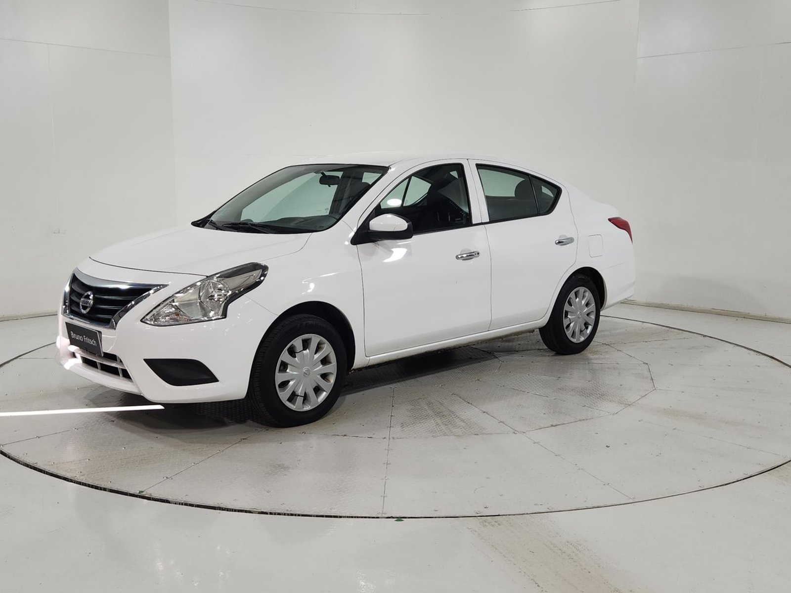Nissan VERSA SENSE 1.6 2017 - Imagen 3 de 20