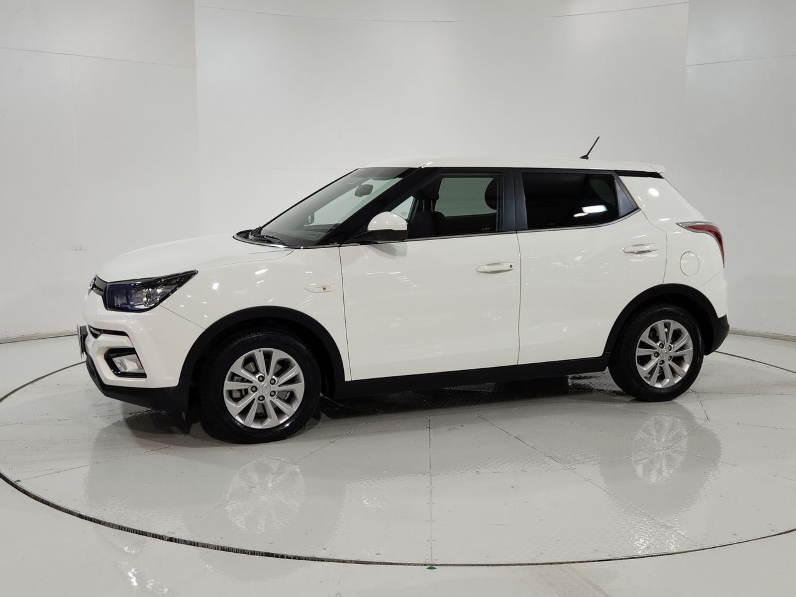 Ssangyong TIVOLI 1.6 2019 - Imagen 4 de 20