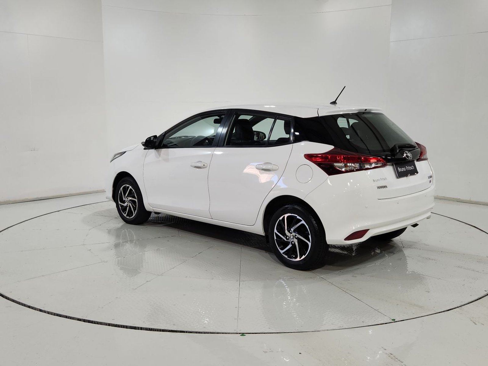 Toyota YARIS HB OTTO 1.5 2021 - Imagen 7 de 20