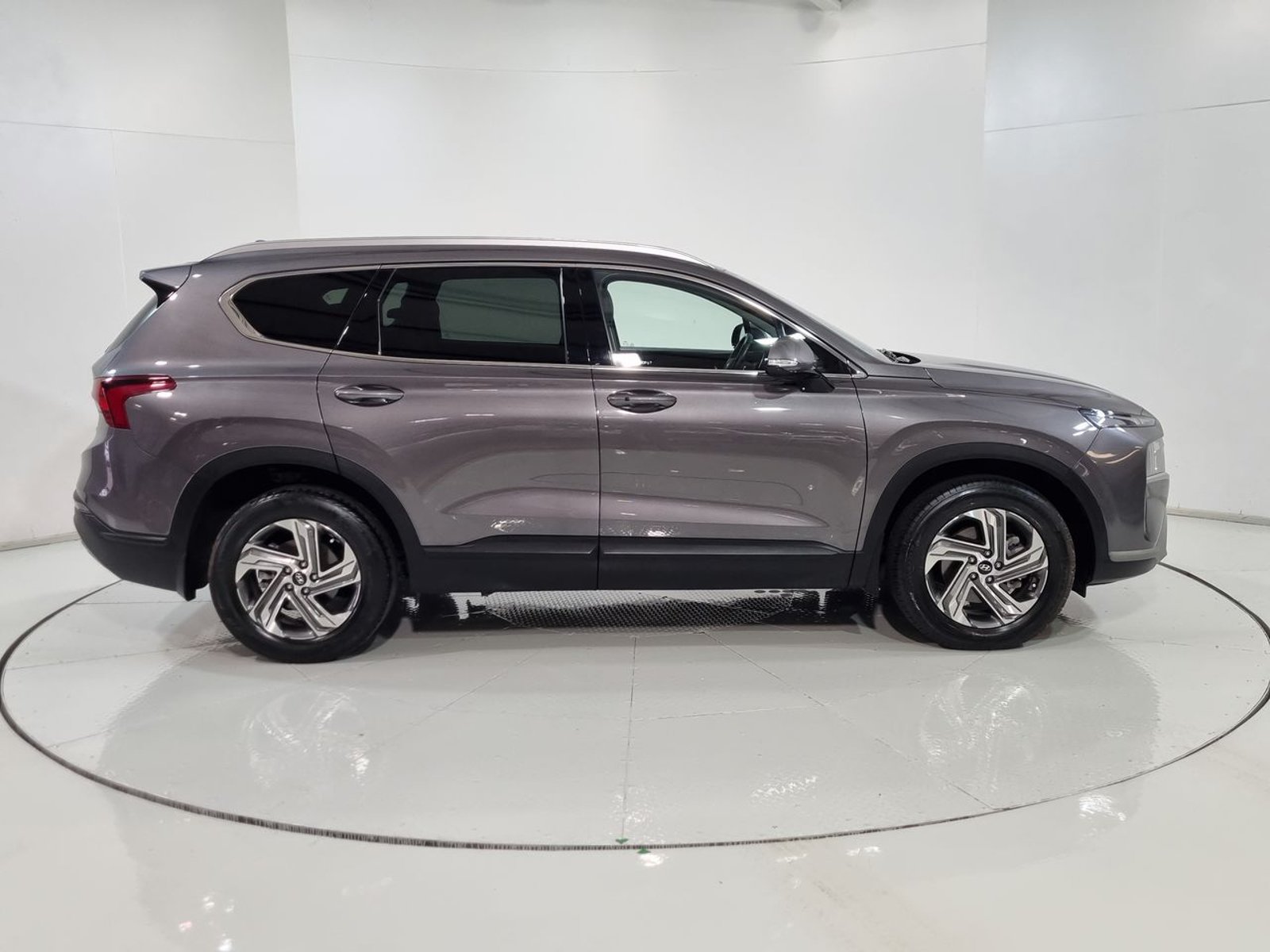 Hyundai SANTA FE CRDI 8DCT 4X4 2.2 AUT 2023 - Imagen 13 de 20