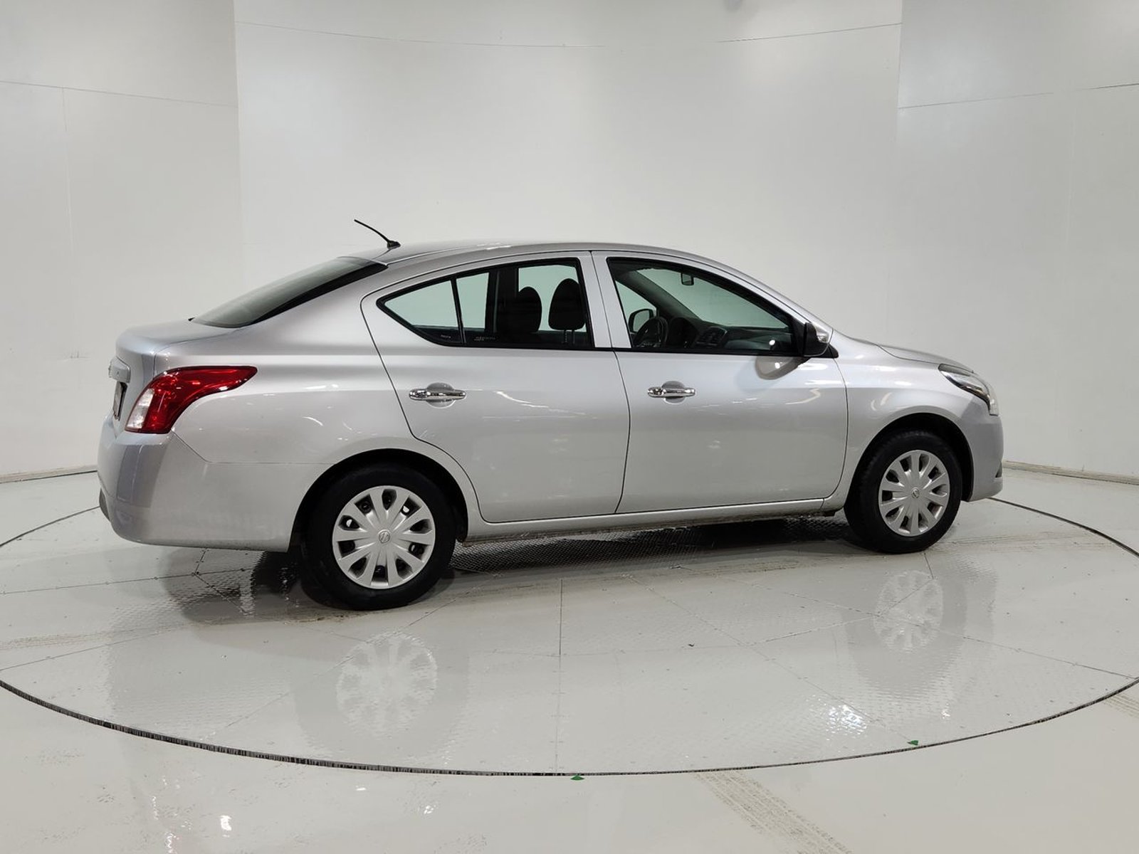 Nissan VERSA SEDAN 1.6 2020 - Imagen 12 de 20