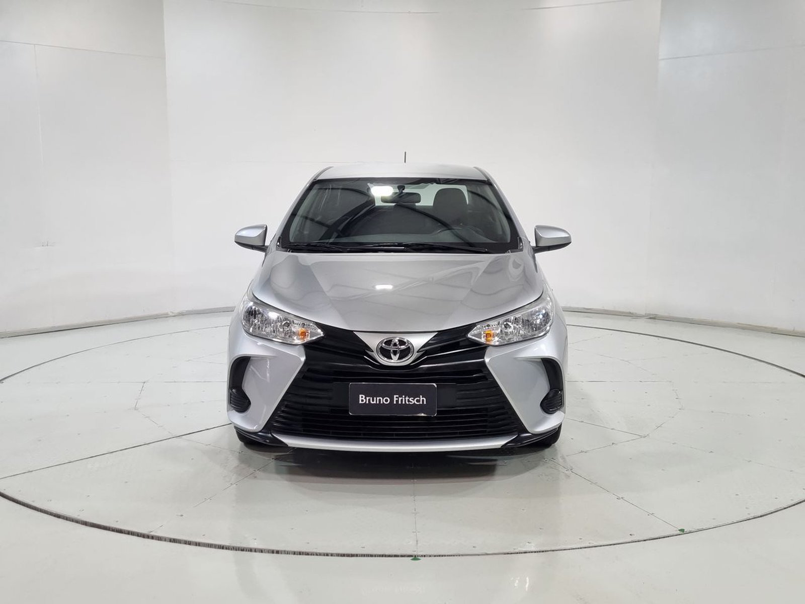 Toyota YARIS SEDAN OTTO 1.5 2023 - Imagen 17 de 20