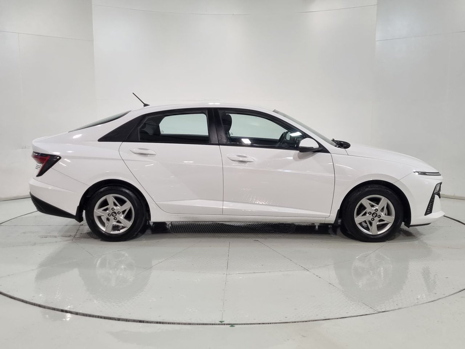 Hyundai ACCENT BN7I MPI 1.5 2024 - Imagen 13 de 20