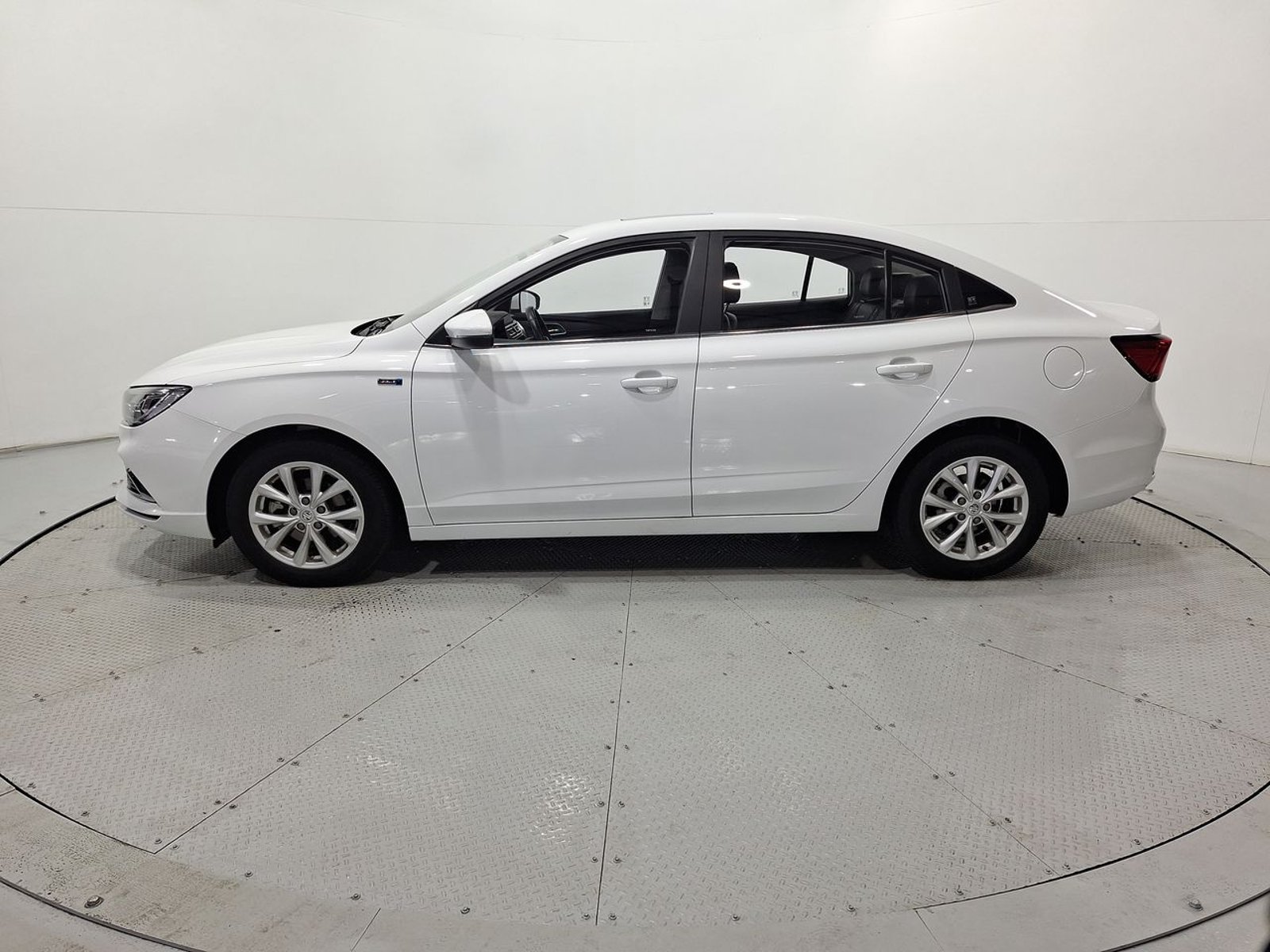 Mg 5 MG 5 1.5L CVT COM 2025 - Imagen 4 de 20