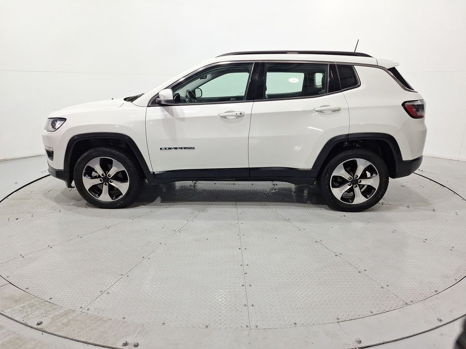 Jeep COMPASS LONGITUDE 4X4 2.4 AUT 2018 - Imagen 4 de 20