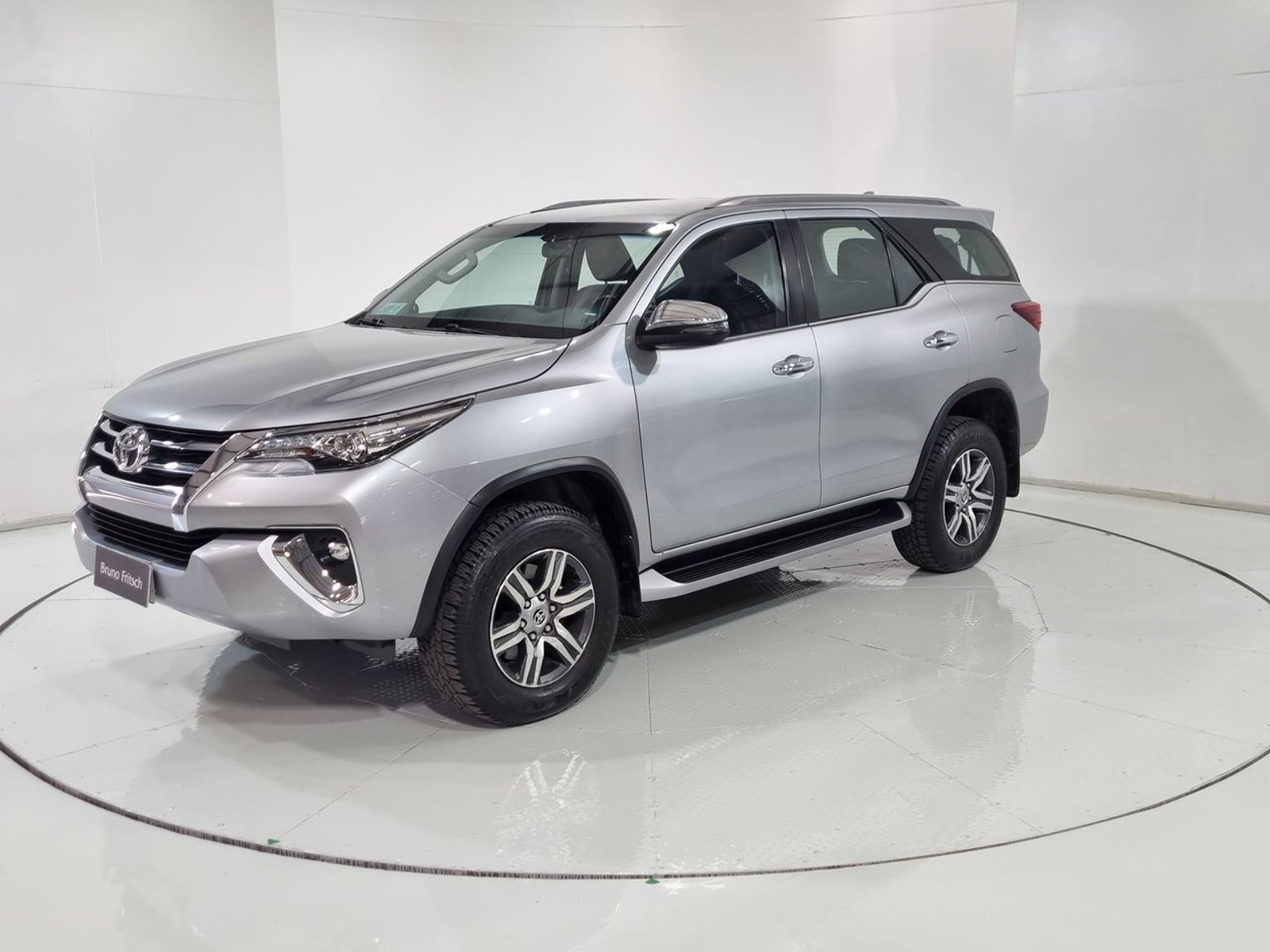 Toyota FORTUNER SRX 2.7 AUT 2020 - Imagen 3 de 20