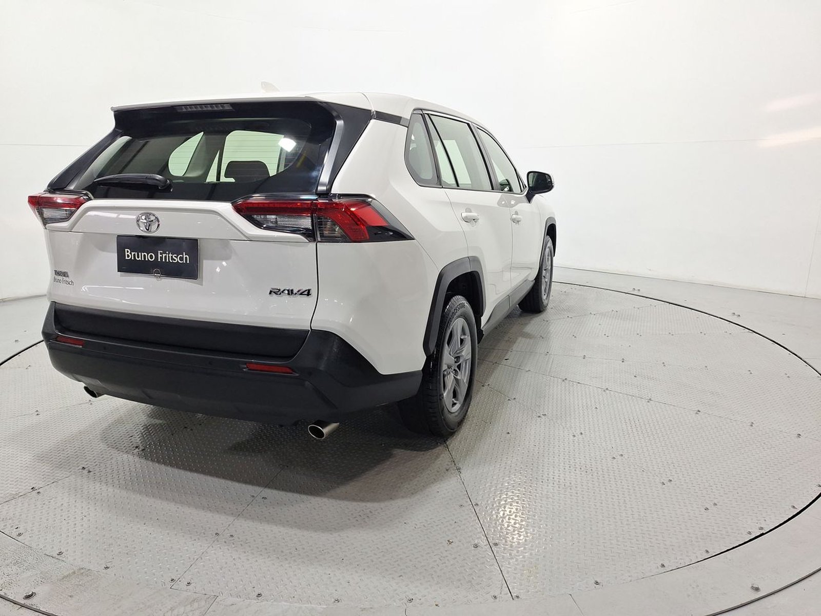 Toyota RAV4 4X2 2.0 AUT 2025 - Imagen 8 de 20
