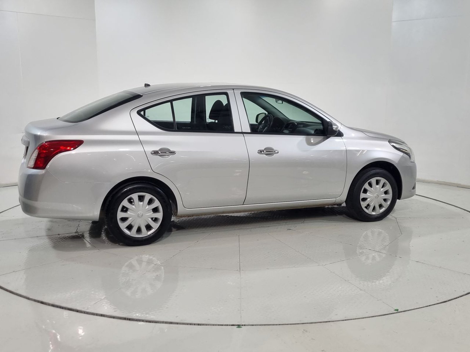 Nissan VERSA SENSE 1.6 2019 - Imagen 12 de 20