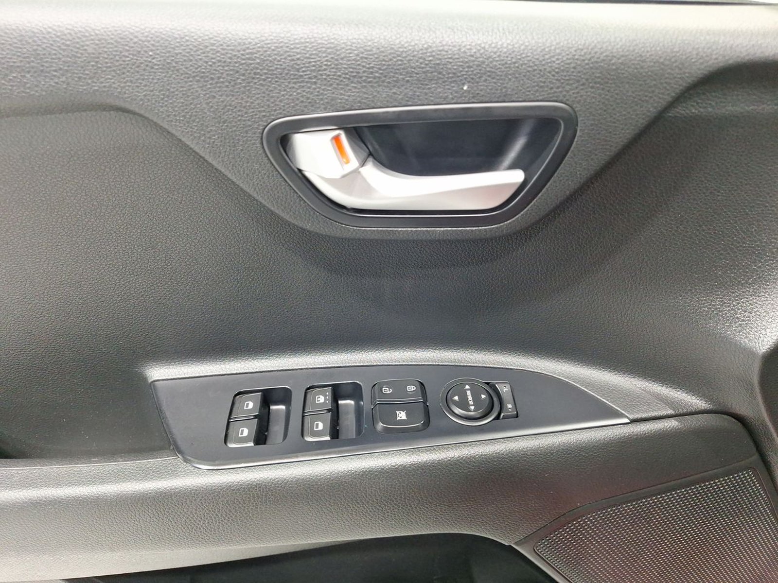 Kia RIO 5 HATCH BACK 1.4 2021 - Imagen 16 de 20