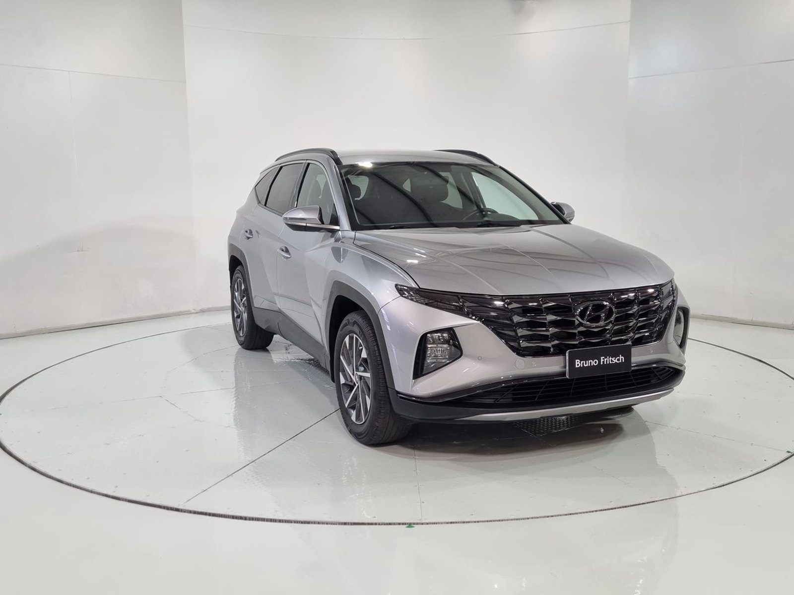 Hyundai TUCSON NX4 2.0 AUT 2023 - Imagen 16 de 20