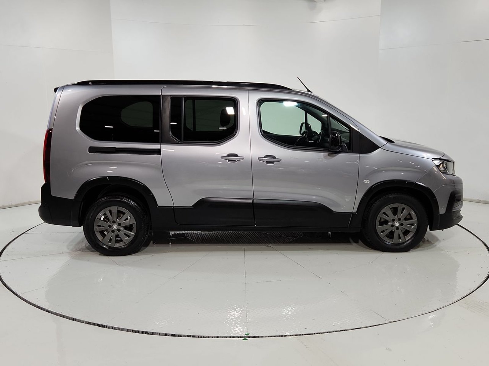 Peugeot RIFTER ALLURE BLUE HDI 4X2 1.5 2024 - Imagen 13 de 20