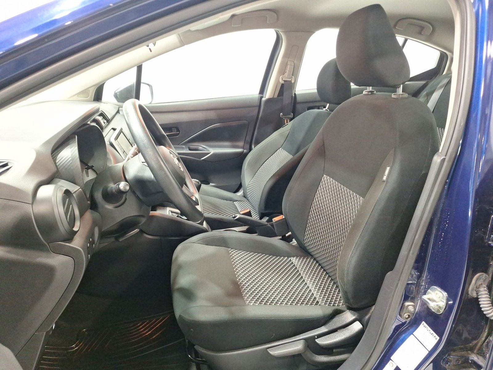Nissan VERSA MT 4X2 1.6 2024 - Imagen 18 de 20