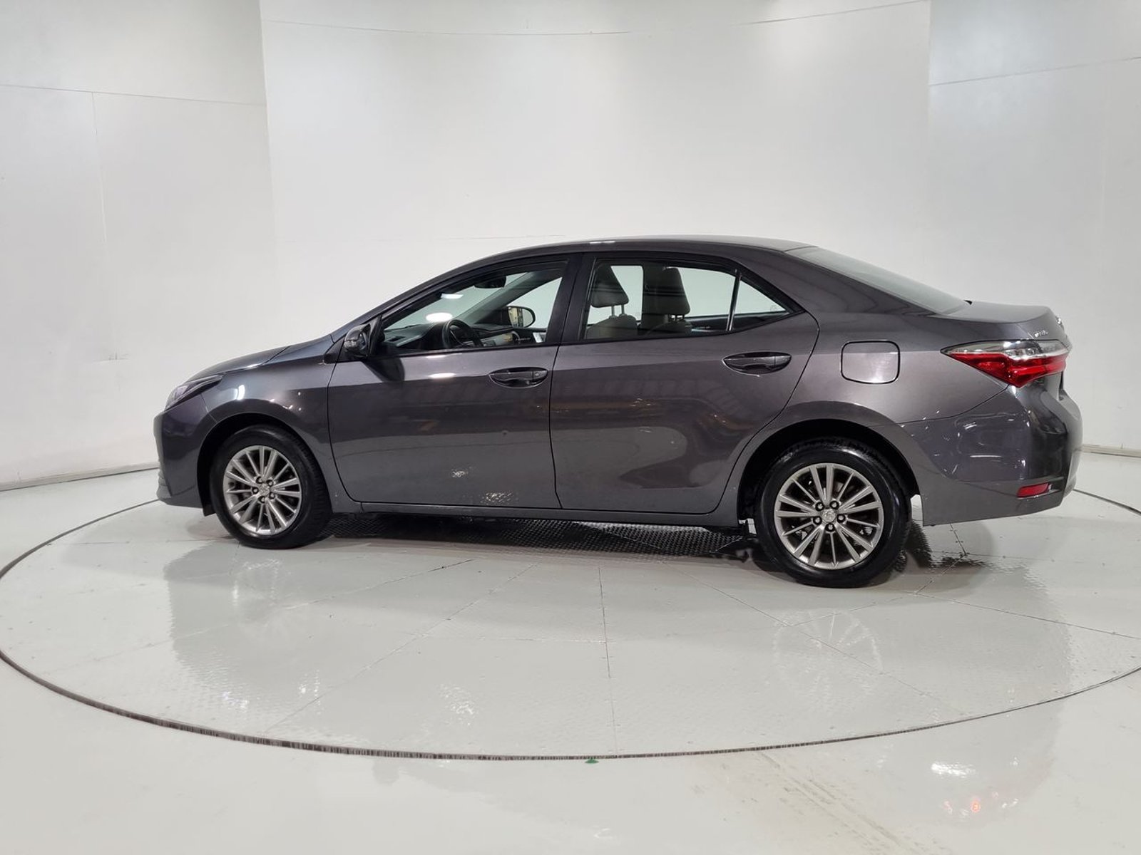 Toyota COROLLA XLI 1.8 AUT 2018 - Imagen 6 de 20