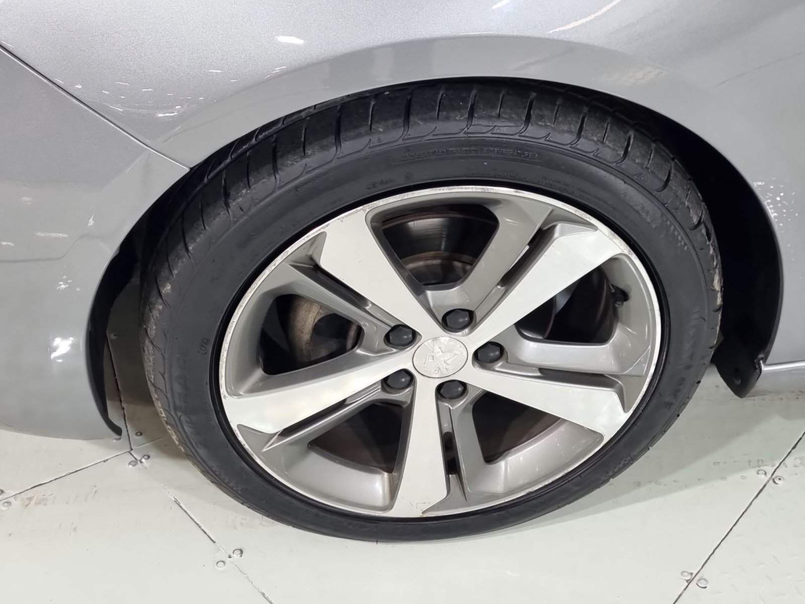 Peugeot 308 BLUEHDI 130 1.5 AUT 2021 - Imagen 18 de 20