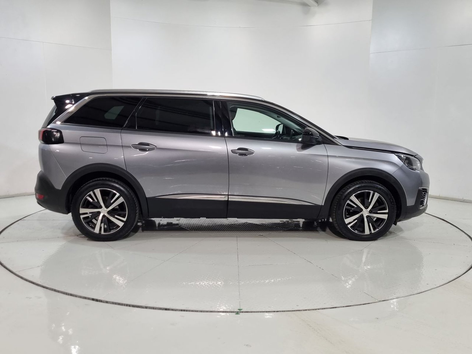 Peugeot 5008 ALLURE BLUEHDI 1.5 AT 2021 - Imagen 13 de 20