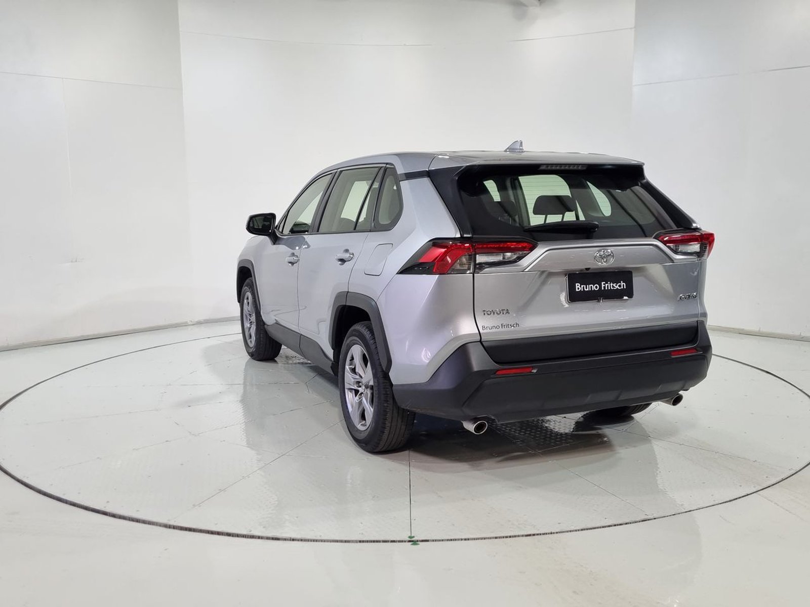 Toyota RAV4 4X2 2.0 AT 2026 - Imagen 8 de 20