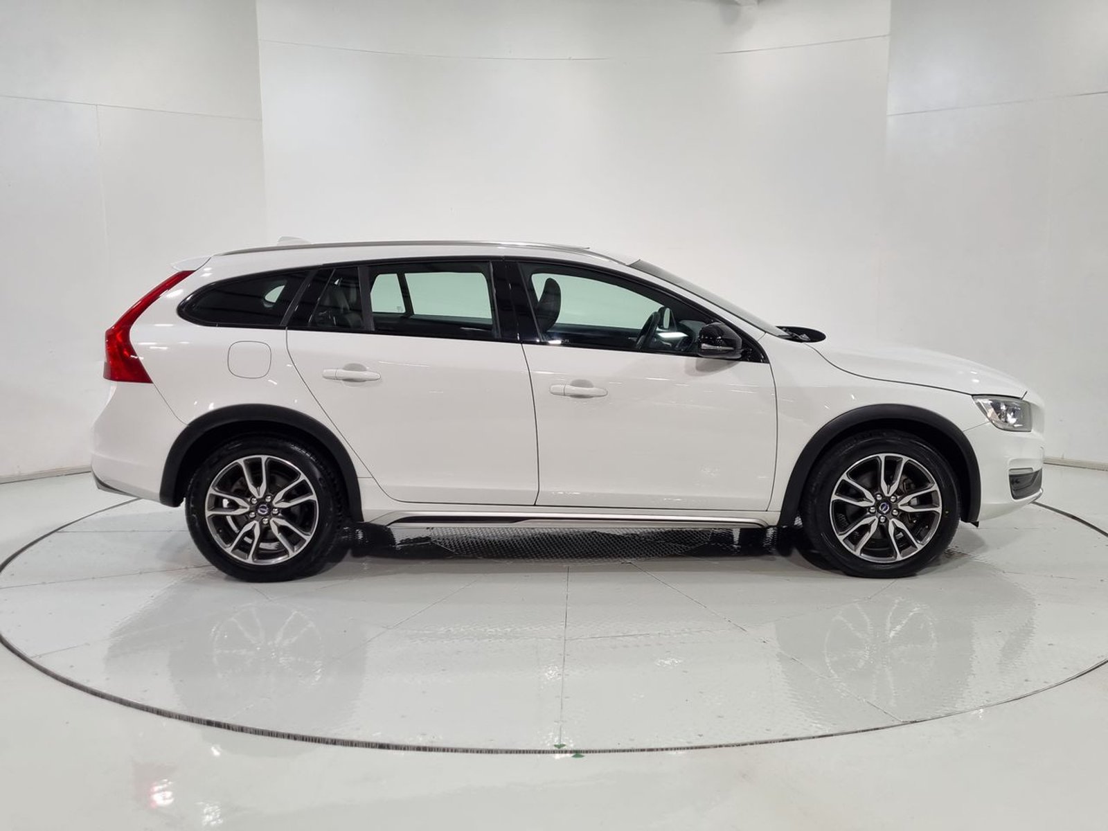 Volvo V60CC T5 AWD 2.5 2017 - Imagen 13 de 20