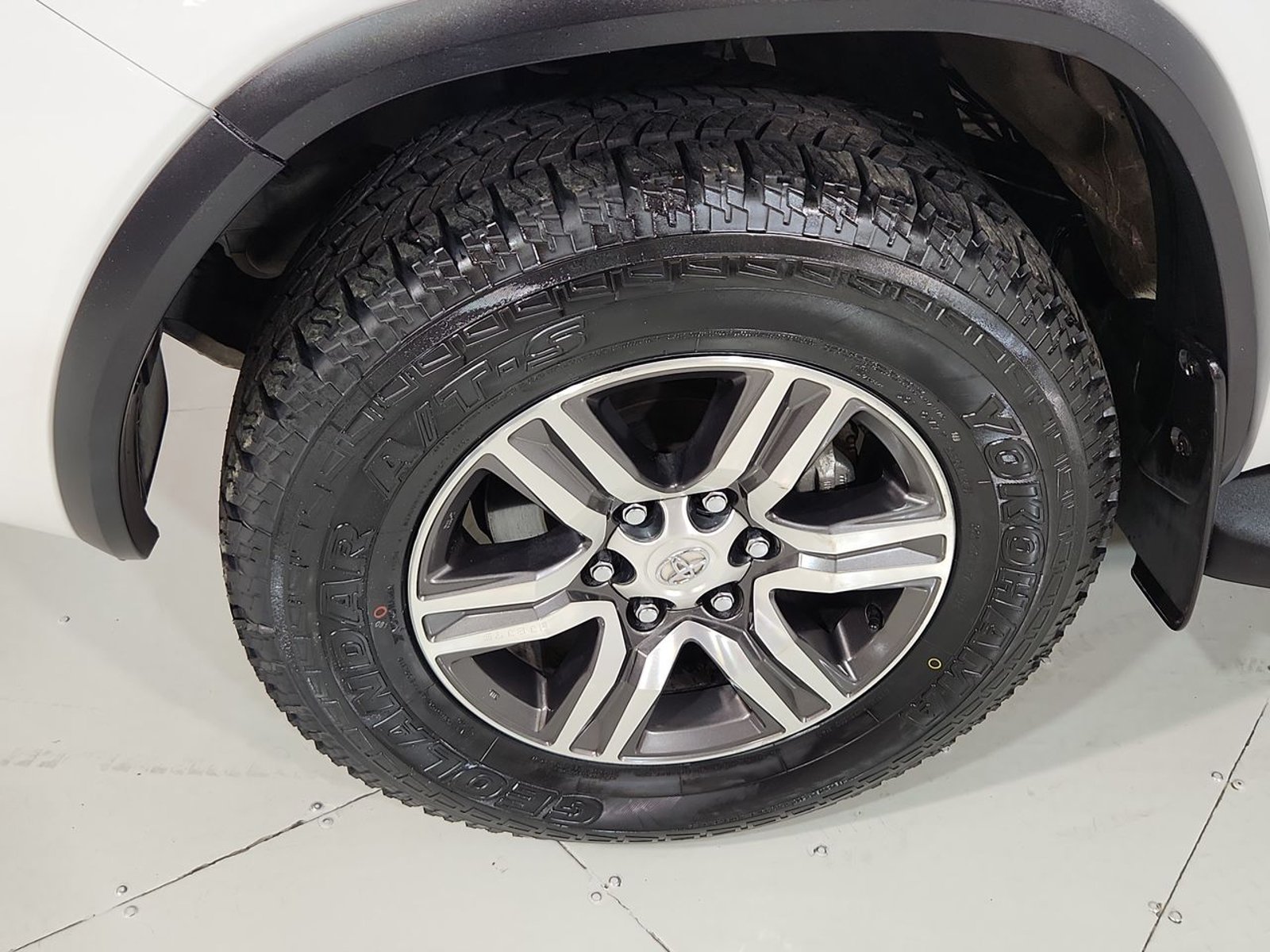 Toyota FORTUNER SRV 2.7 AUT 2022 - Imagen 18 de 20