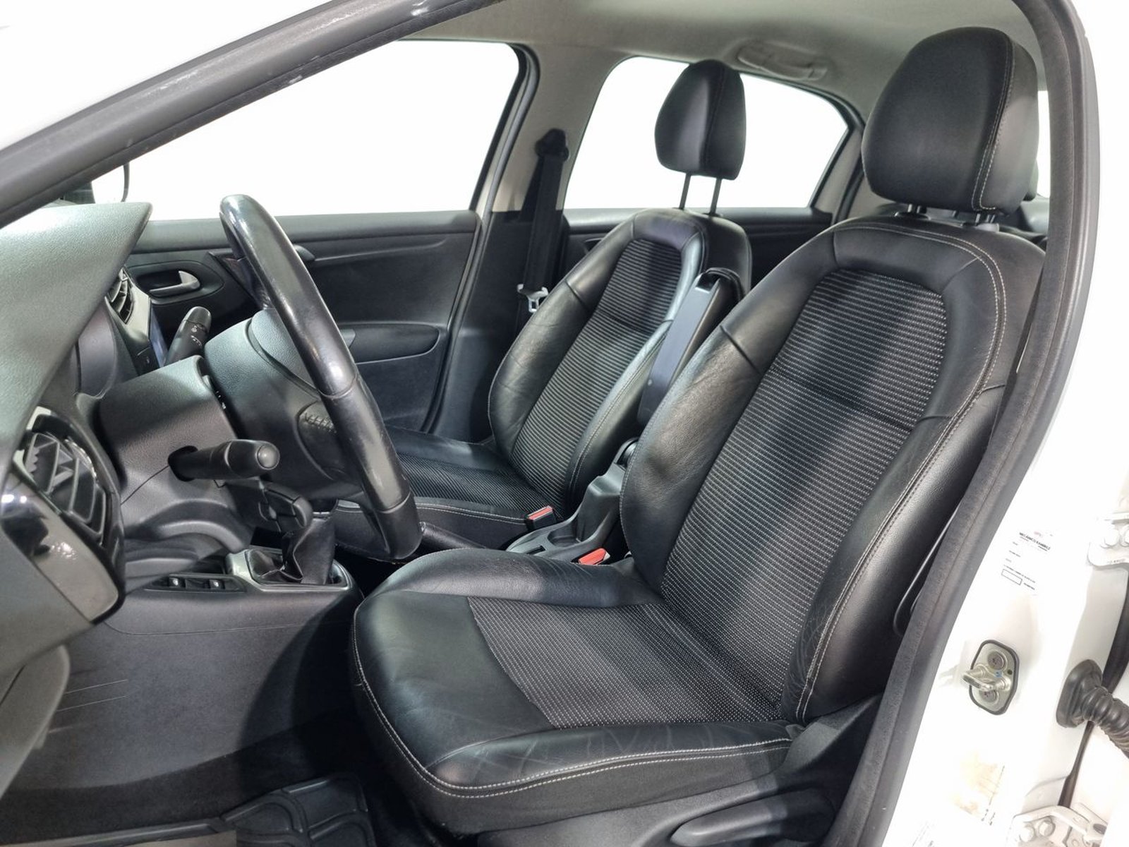 Peugeot 301 ALLURE HDI 1.6 92HP 2017 - Imagen 20 de 20