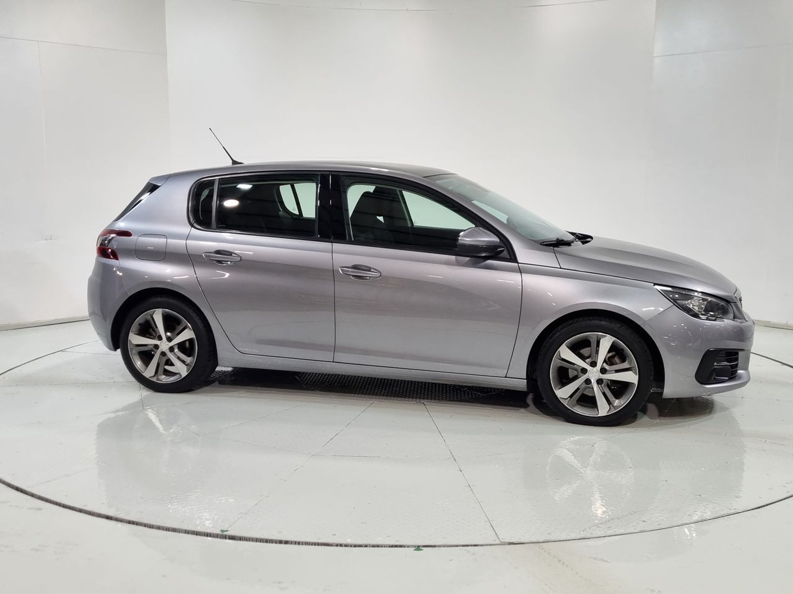 Peugeot 308 BLUEHDI 130 1.5 AUT 2021 - Imagen 14 de 20
