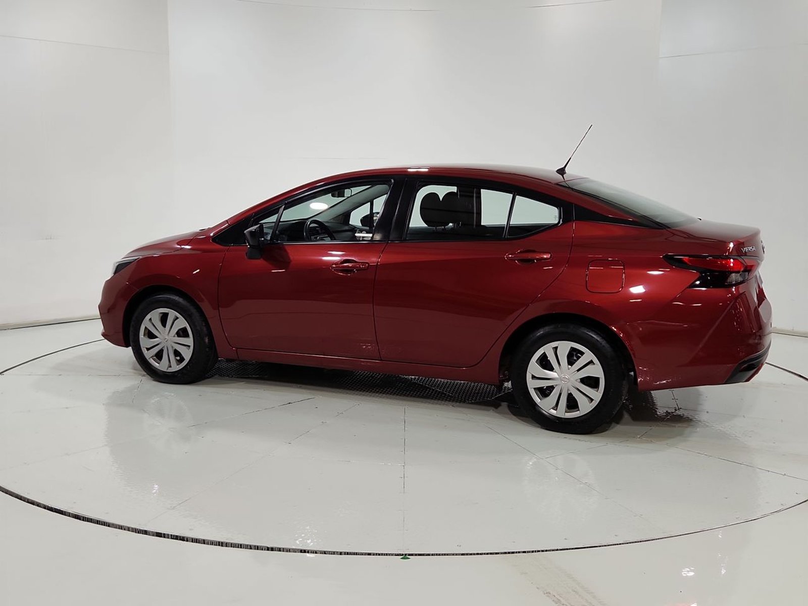 Nissan VERSA MT 1.6 2023 - Imagen 6 de 20