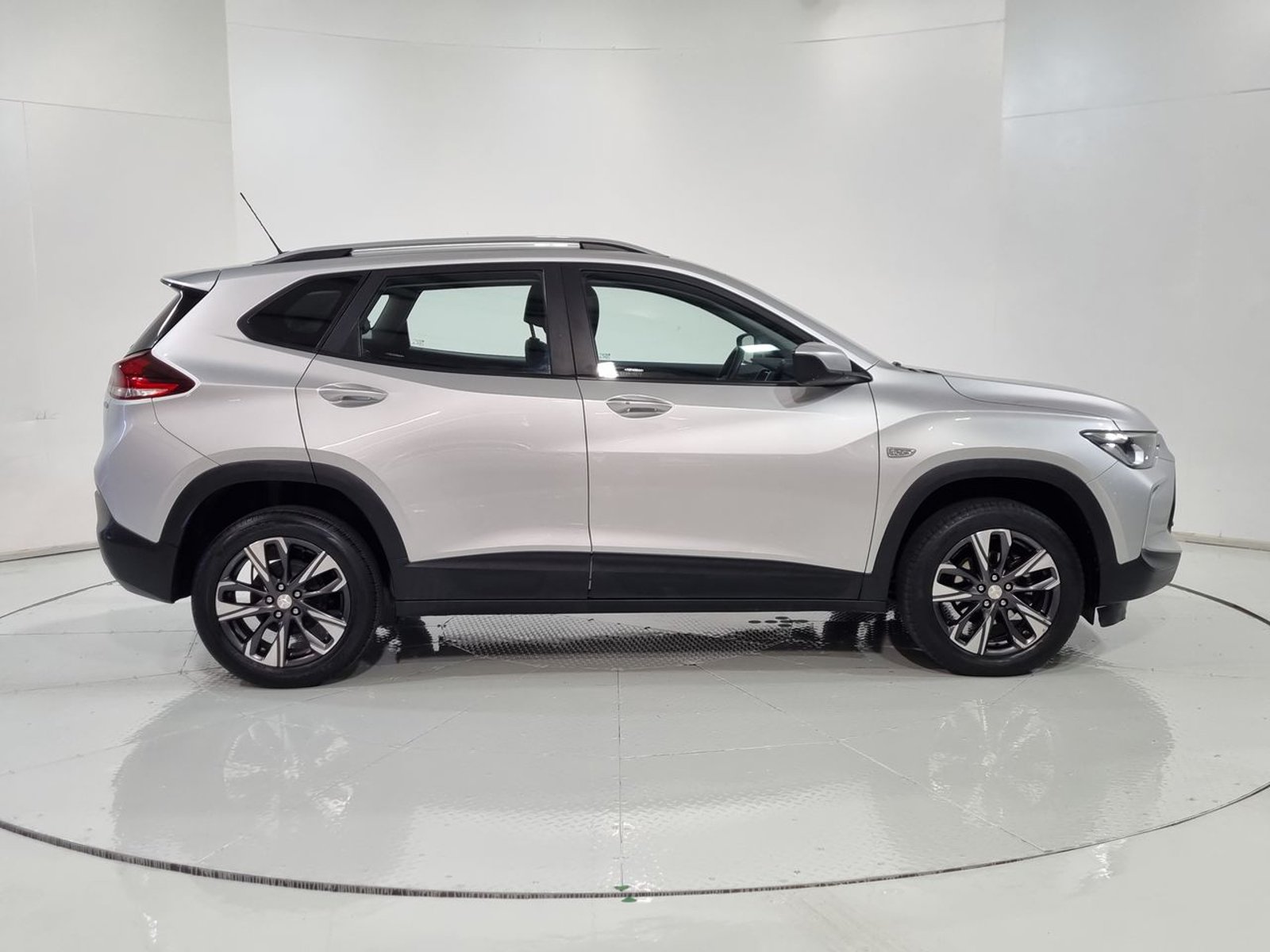 Chevrolet TRACKER 1.2T AUT 2021 - Imagen 13 de 20
