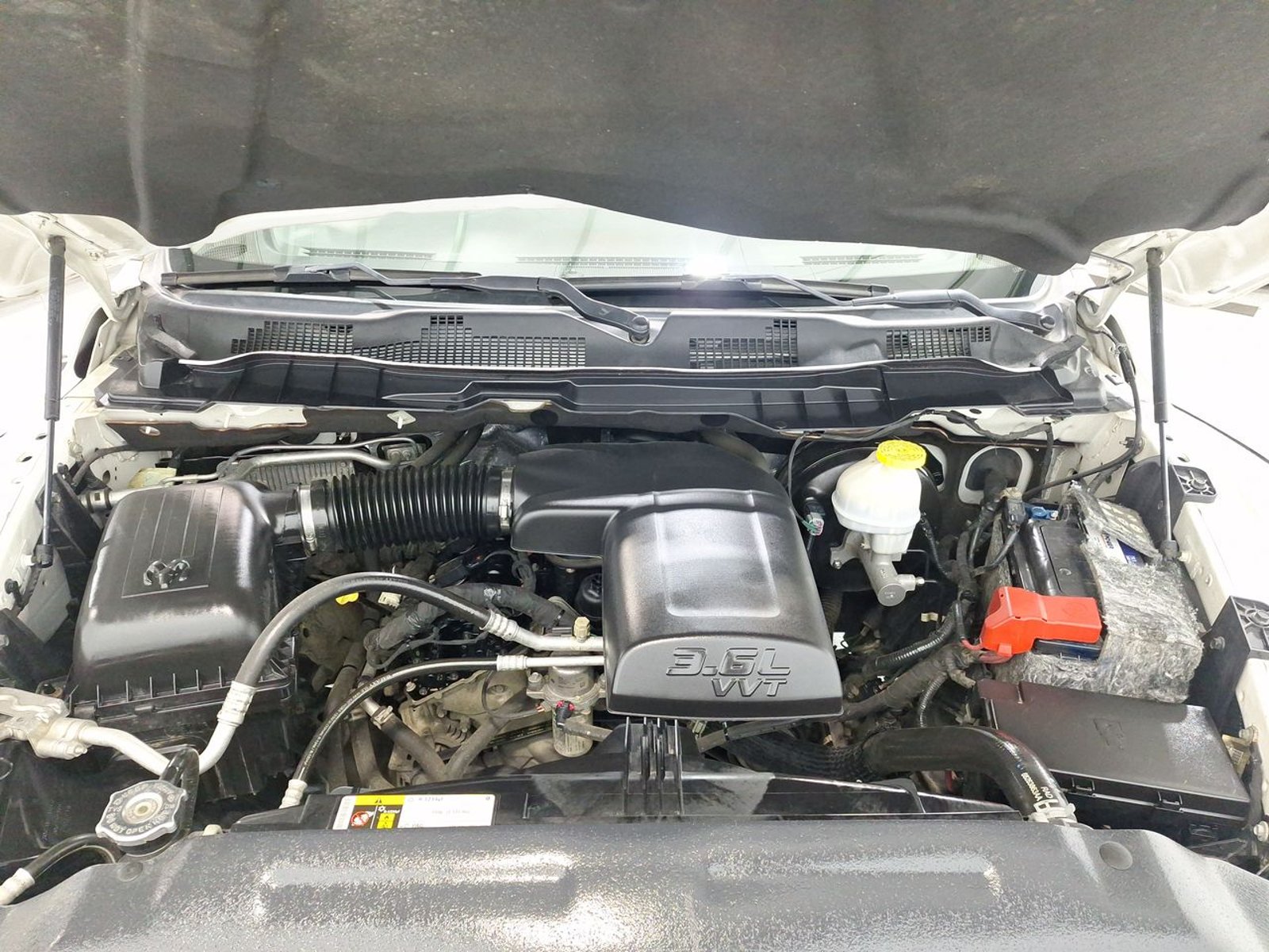Dodge 1500 NEW 1500  DCAB 4X4 3.6 AUT 2019 - Imagen 15 de 20