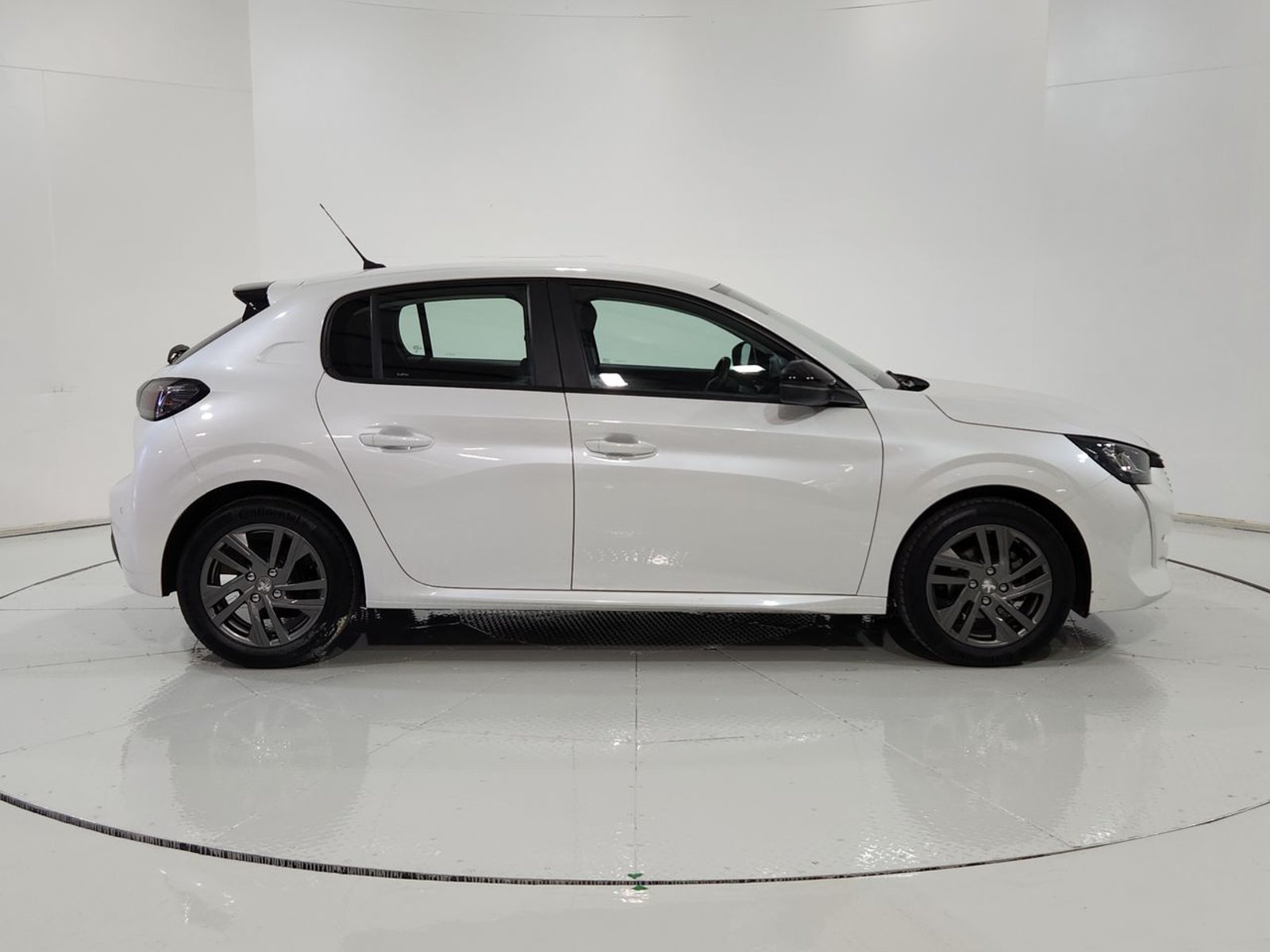 Peugeot 208 PURETECH 75 1.2 2023 - Imagen 13 de 20