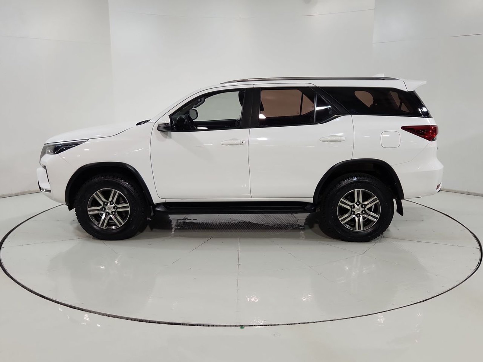 Toyota FORTUNER SRV 2.7 AUT 2022 - Imagen 5 de 20