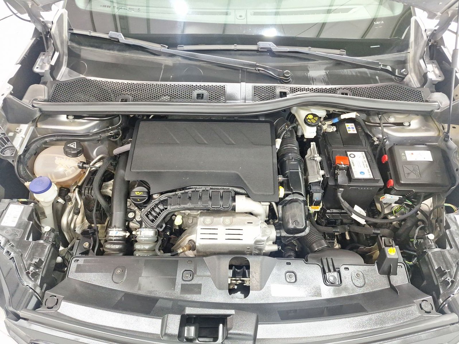 Peugeot 2008 PURETECH 130 EAT8 1.2 AUT 2023 - Imagen 15 de 20