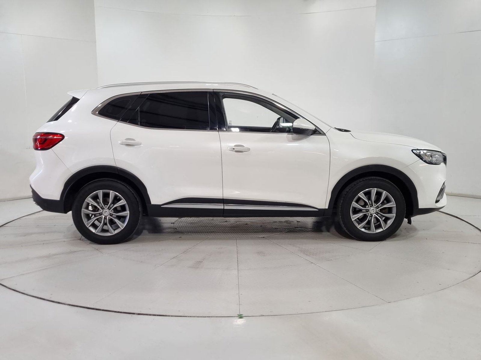 Mg HS MG HS 1.5T MT COM 2023 - Imagen 13 de 20