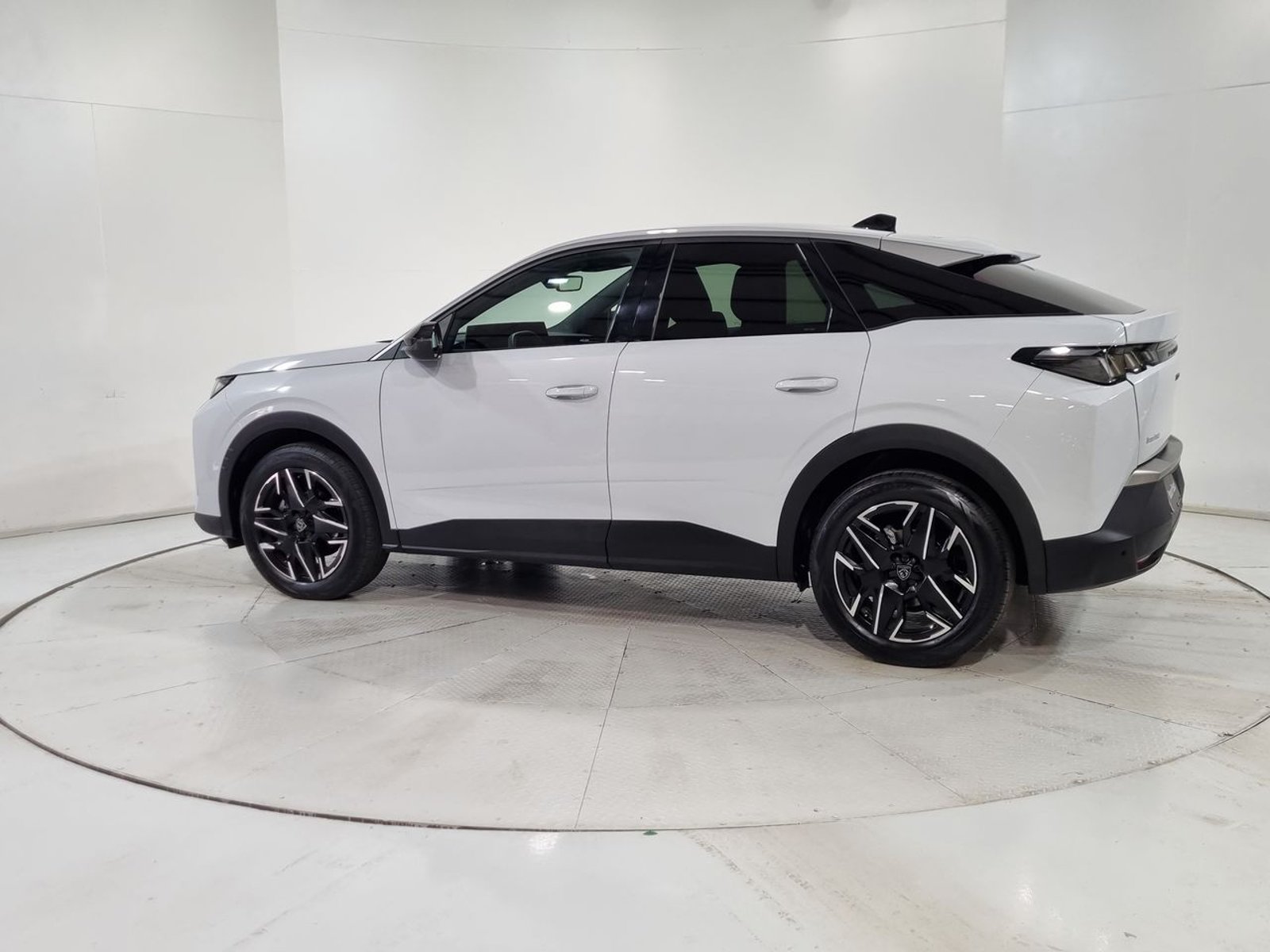 Peugeot 3008 PREMIER 1.2 AUT 2025 - Imagen 6 de 20