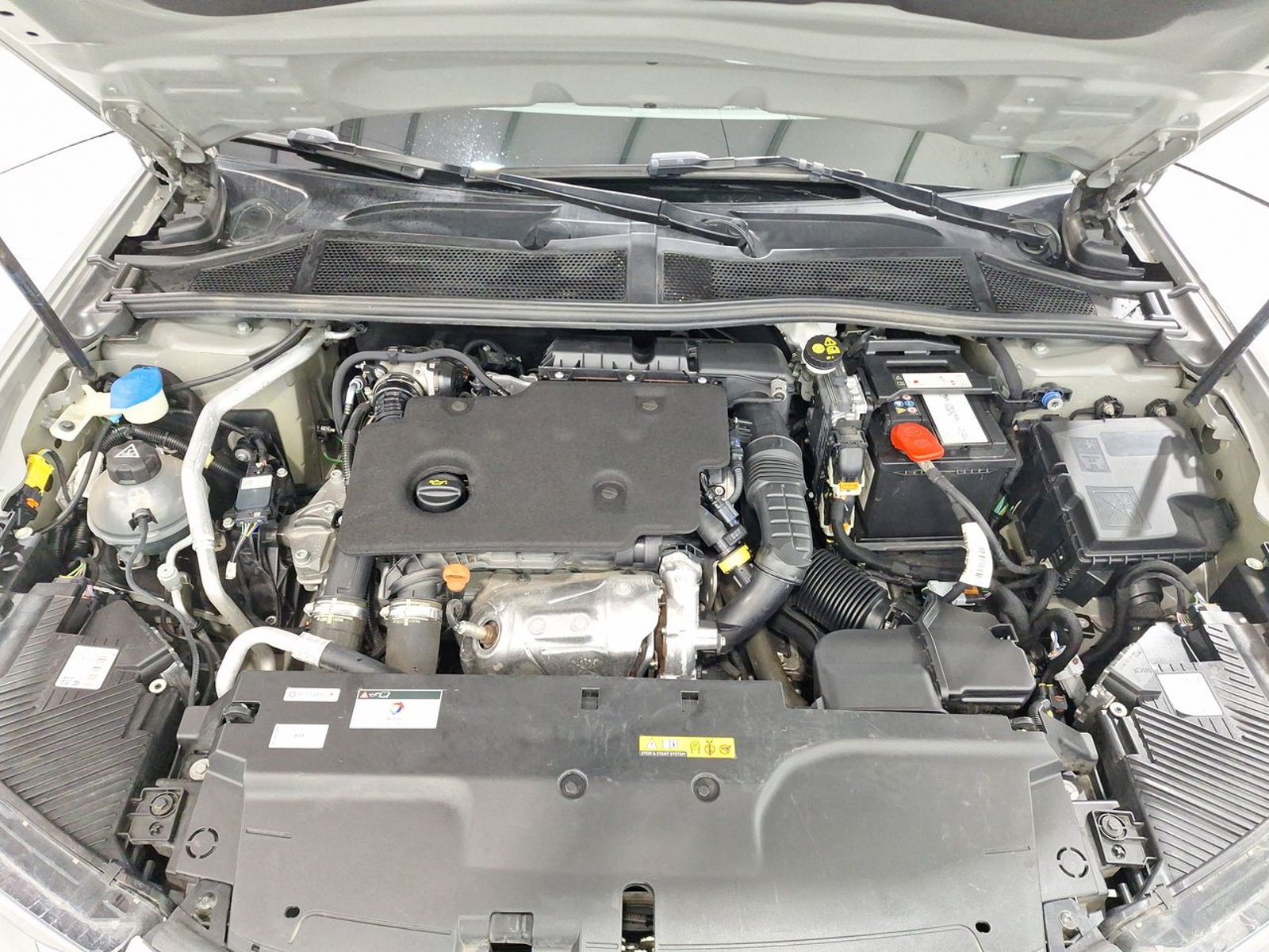 Ds DS4 CROSS BLUEHDI 1.5 AUT 2024 - Imagen 15 de 20