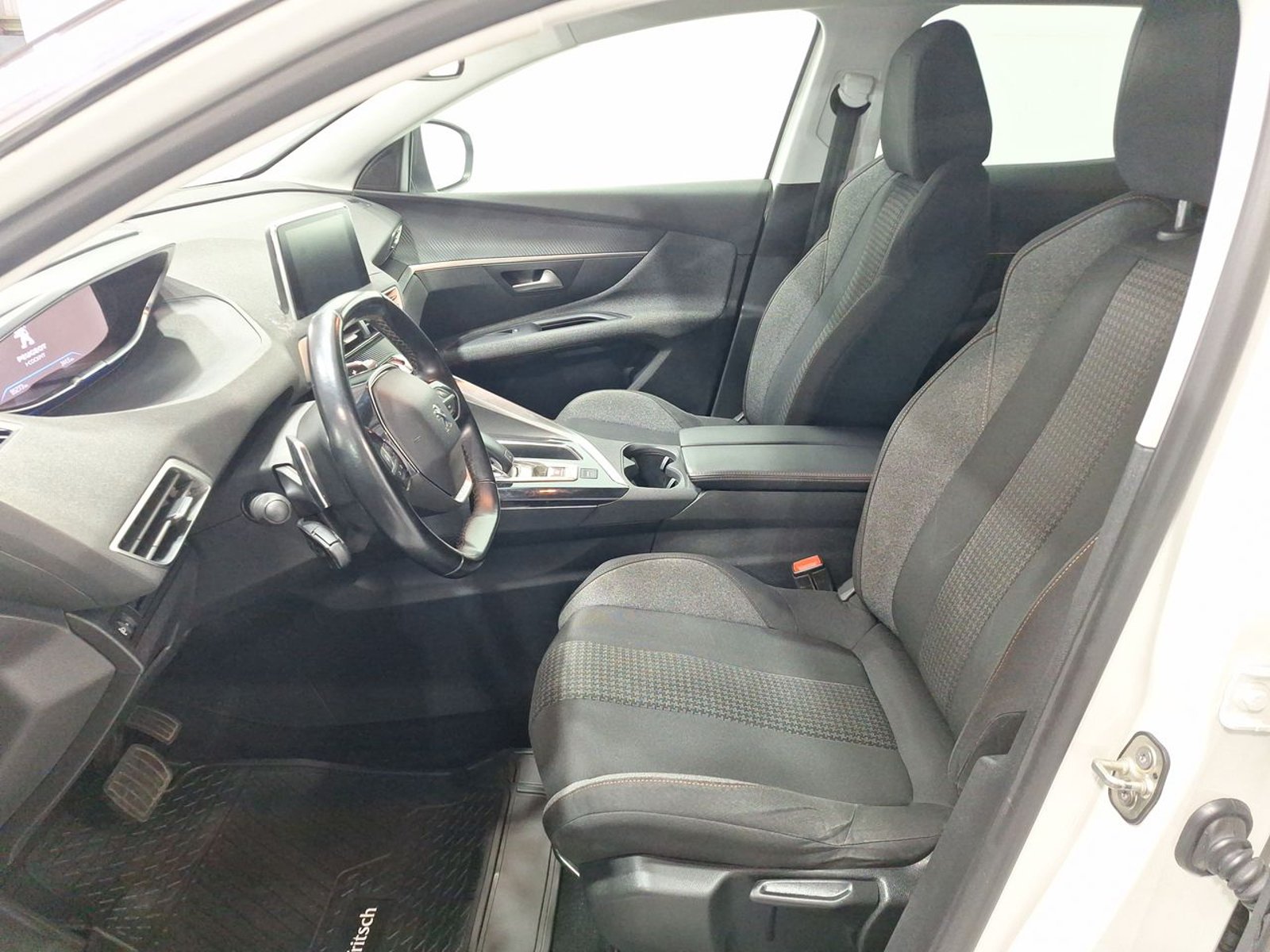 Peugeot 3008 ACTIVE 1.6 AT 2019 - Imagen 18 de 20