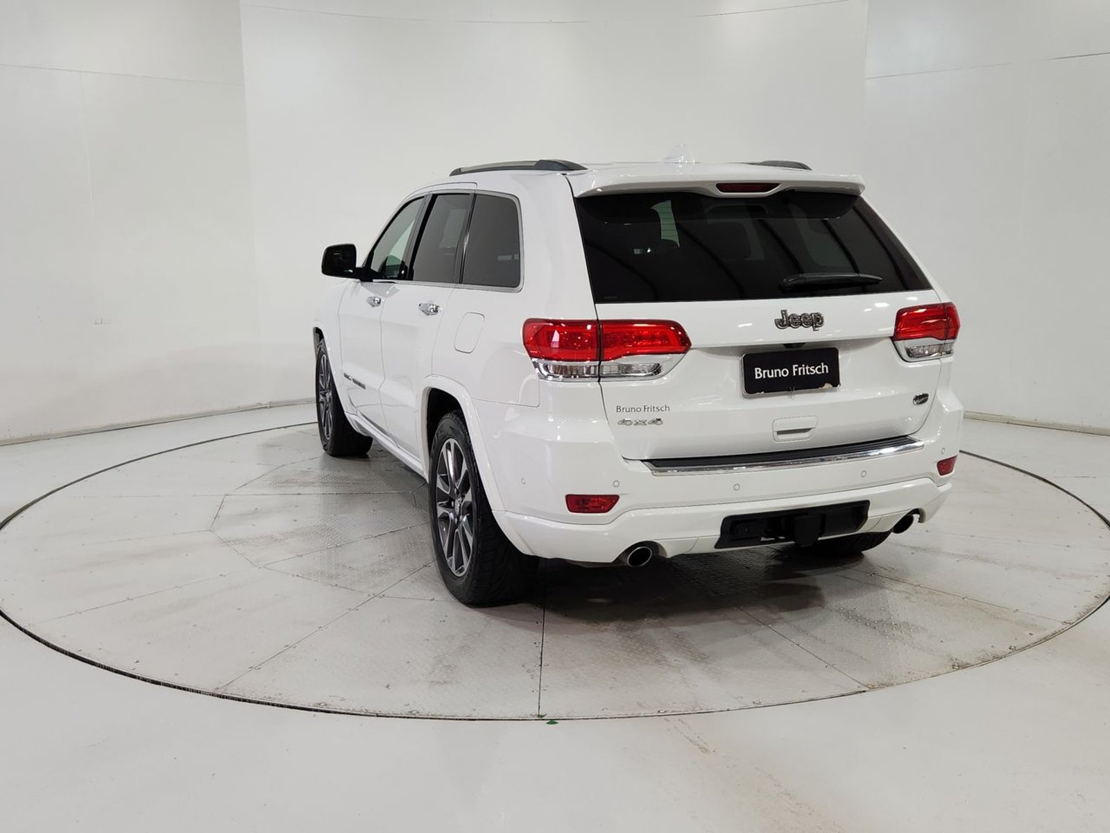 Jeep GRAND CHEROKEE G CHEROKEE OVERLAND 4X4 5.7 AUT 2018 - Imagen 8 de 20